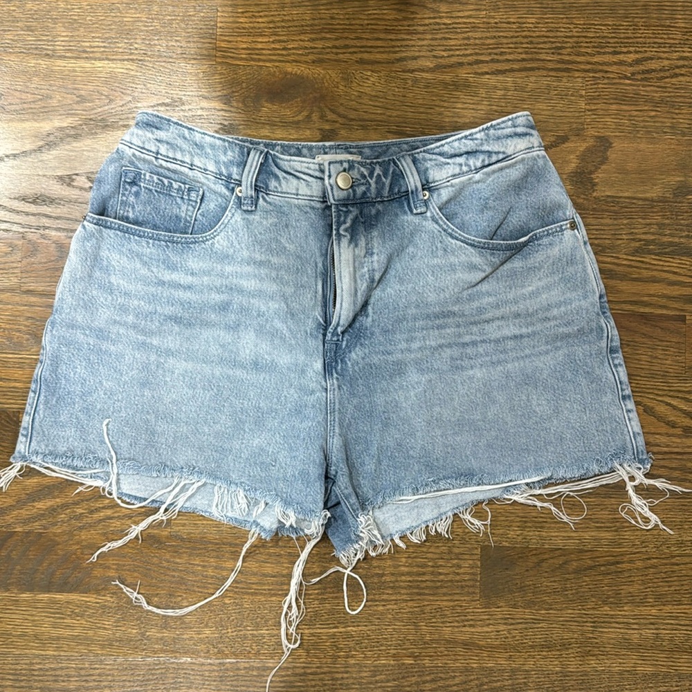 Good American Light Wash Blue Denim Jean Shorts
